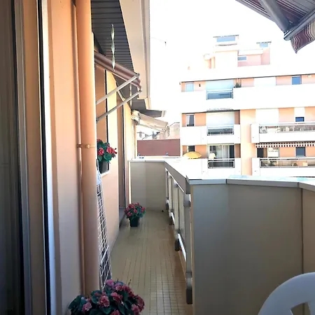 Le Casino Des Fleurs - Hypercentre - Parking - Balcon * Vichy